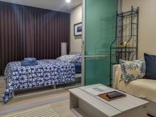 Cozy Condo near MRT station and malls - 8