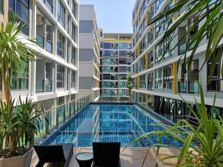 Cozy Condo near MRT station and malls - 7