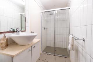 Marina Magic 2 Bed, 2 Bath apt Stunning Views - 2