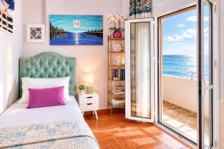 Orpheus House Beachfront 2BR Apartment with Balcony & Sea View Walk to Old Town - 3