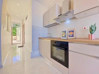 Modern Penthouse Near Beach & Promenade - 7