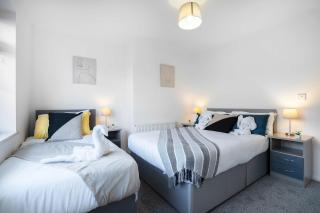 Modern 2BR Home with Parking -Sleeps 5-Near Durham - 6