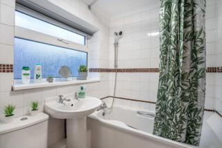 Stylish 3BR Hom Parking Nr Newcastle City Centre - 8