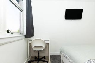 4BR Home-Parking-Near Falkirk & Stirling-Sleeps 6 - 5