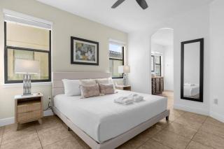 Cozy 4BR House w Full Kitchen Parking WiFi 8115 - 7
