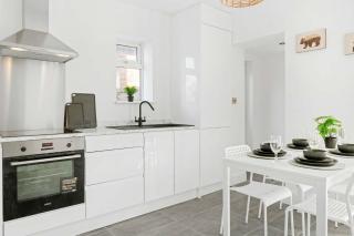 Family Stay-Nr Peak District & Derby with Parking - 9