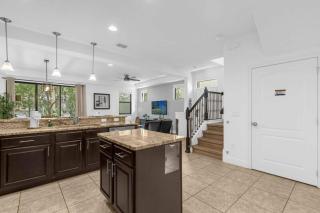 Cozy 4BR House w Full Kitchen Parking WiFi 8115 - 2