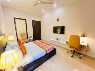 The South Manor Residency Safdarjung Enclave - 9
