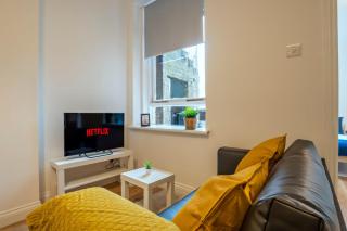 Near Beach 2BR Ground Floor Flat-Free Parking - 9