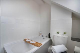 Walk to the Beach- Family-Friendly 4BR-Parking - 3