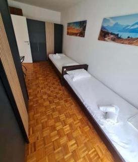 Apartman Mira Zadar-Spacious 3-Bedroom Apartment near Beach & Old Town - 4