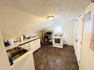 Rooms on East side near Whole Foods, Brown, Miriam, Downtown, etc - 9