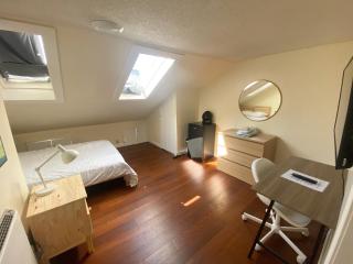 Rooms on East side near Whole Foods, Brown, Miriam, Downtown, etc - 2