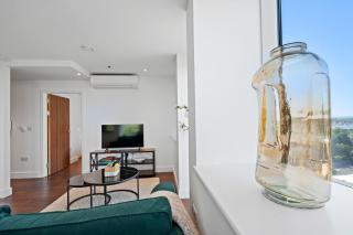 Modern City Suite - 2