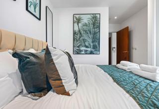 Modern City Suite - 6