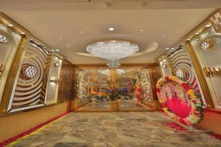 FabHotel Eminence - 5