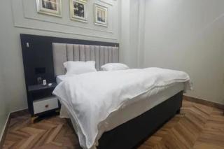 FabHotel Eminence - 3