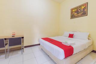 RedDoorz @ Kings Hotel near CSB Mall - Cirebon - 0
