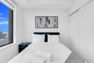 Luxury Unit Downtown Sq1 Mississauga - 2