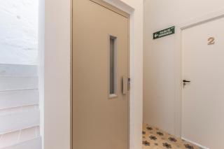 Suite 2 - 9