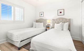 One Seagrove Place 1206 - 5