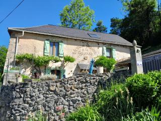 Le vieux vieux manoir de la guardo face au Mont Valier - 7