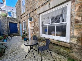 The Mews Cottage - 8