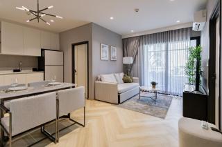 Seaside 2-Bedroom Apartment with Shared Pool Bang Tao Beach - 8