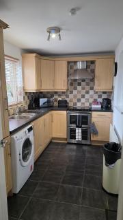 Modern 2BR Belfast Stay Sleeps 4 with Free Parking - 6