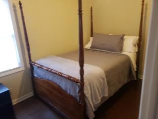 Pete's Place - quiet beautiful 3 bedroom in the heart of tulsa - 1