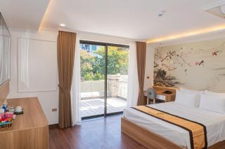 Grand Luxury Hotel - 3
