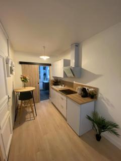 Romantic suite with spa & private outdoor area - 2