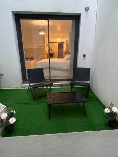 Romantic suite with spa & private outdoor area - 3