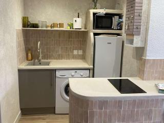 Charmant T2 avec Jardinet, Parking Privé, à 150m de la Plage – Sud, 4 Pers. - FR-1-701-68 - 9