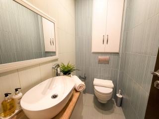 Aram Street! 2 Bedroom Large apt With Balcony - 5
