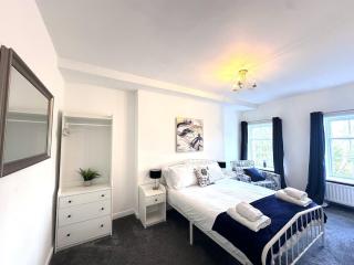 Beautiful Grade 2 Home in centre of Newcastle-St James Park FREE CITY PARKING - 8