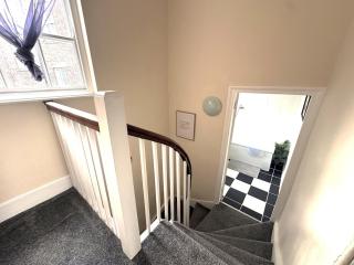 Beautiful Grade 2 Home in centre of Newcastle-St James Park FREE CITY PARKING - 4