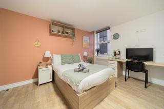 Alexandra House Apartments - 5