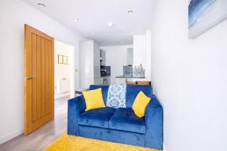 Entire Flat With Fully Equipped Kitchen By City Luxury Apartments Temporary Housing Leicester - 6