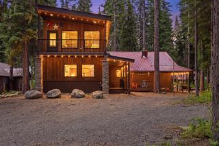 Woodland Retreat Near Payette Lake Trails - 0