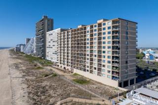 Extraordinary Oceanfront Penthouse - Unit 1211 - 4