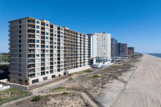 Extraordinary Oceanfront Penthouse - Unit 1211 - 1