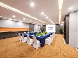 Novotel Zhengzhou Convention Centre - 2
