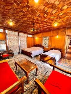 Jacqueline houseboat - 6