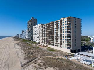 Spectacular Oceanfront Penthouse - Unit 1204 - 1