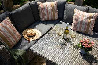 Rural Woodland Lodge with Log Fire & Sunny Deck - 6