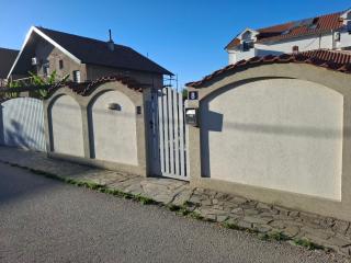 Serbian home with garden, free parking - 7