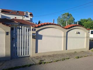 Serbian home with garden, free parking - 5