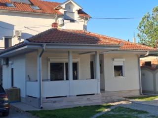 Serbian home with garden, free parking - 4