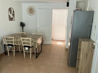 Agréable Villa Lumineuse Avec Piscine Partagée - 8
